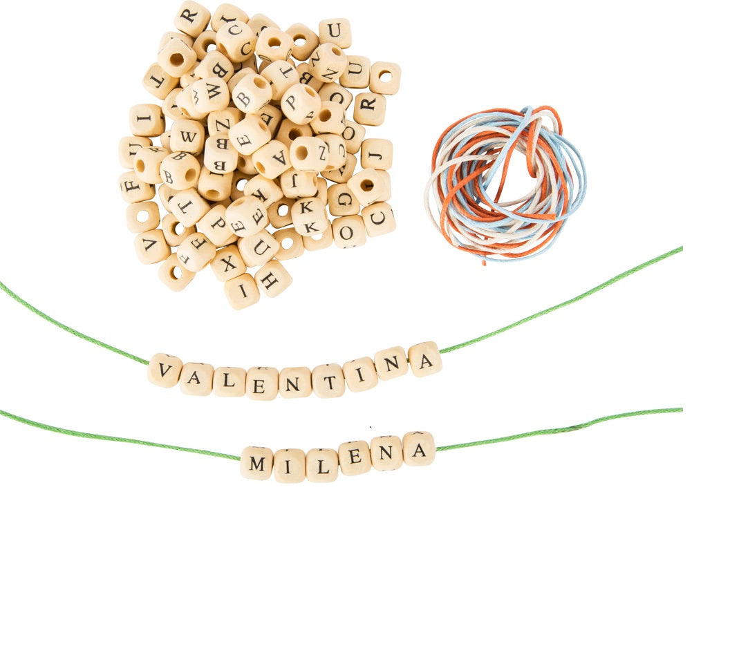 Natural wooden letter beads with colourful cords and the sample names “Valentina” and “Milena”