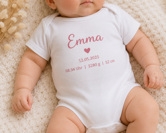 Personalisierter Baby Body aus 100 % Baumwolle mit Namen und Geburtsdaten bedruckt