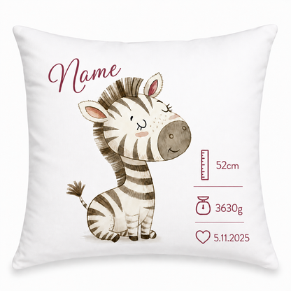Weißes Baby-Kissen mit Zebra-Motiv und beigefarbenem Namensfeld sowie Angaben zu Größe, Gewicht und Datum