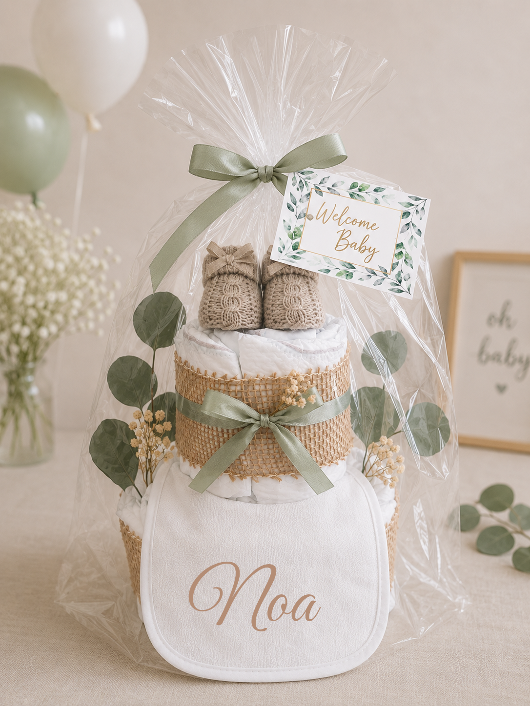 Windeltorte Taupe mit Lätzchen & Booties