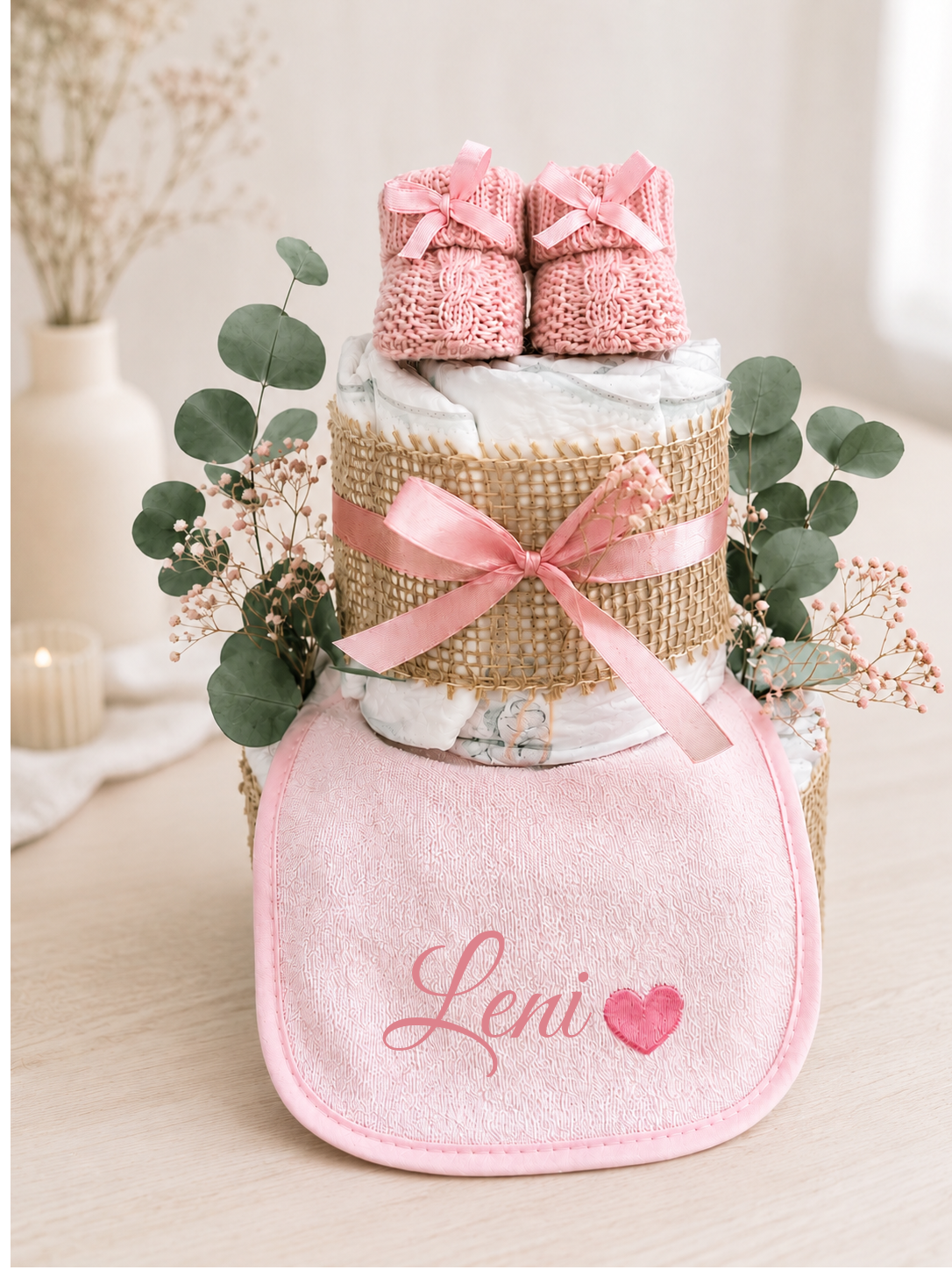 Windeltorte Rosa mit Lätzchen & Booties