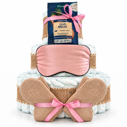 Windeltorte für Mama mit Schlafmaske, Kuschelsocken & Badekristallen