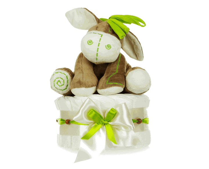 Neutrale Windeltorte in warmen Naturtönen mit kuscheligem Esel Pauli, handgemacht als Geschenk zur Geburt