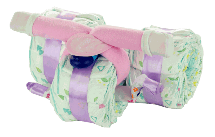 Handgefertigtes Windeldreirad in Rosa aus Pampers Baby Dry Windeln – Windeltorte als Geschenk zur Geburt für ein Mädchen
